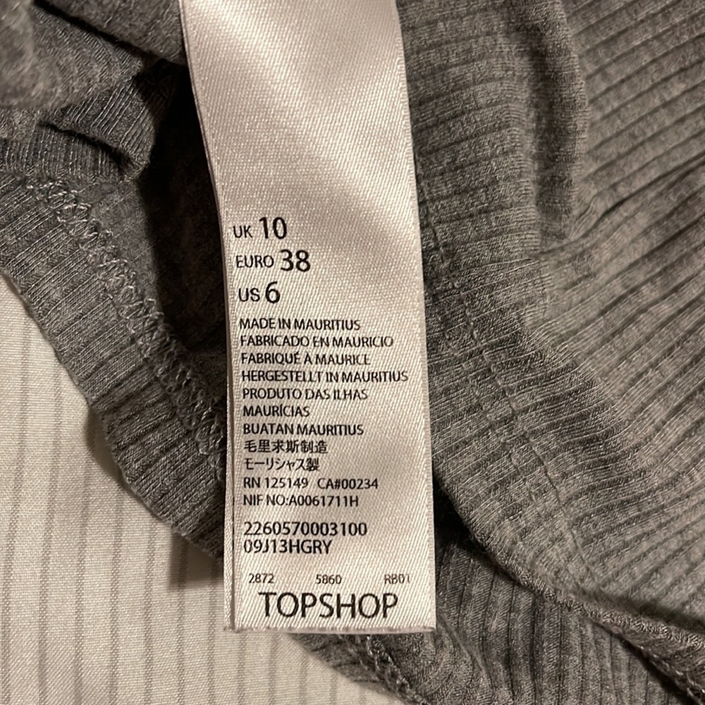 TopShop Gray Ribbed Cropped Top 🤍 - Picture 4 of 5